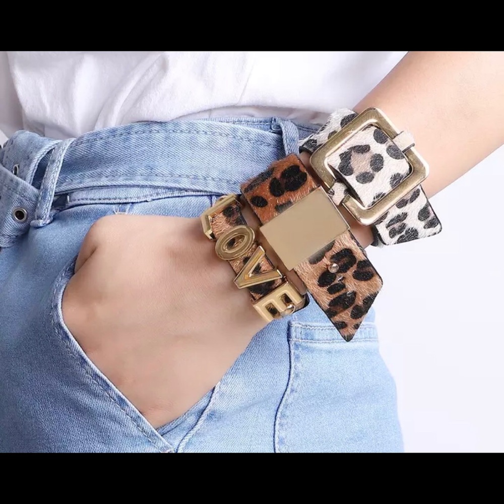 Leopard bracelet.